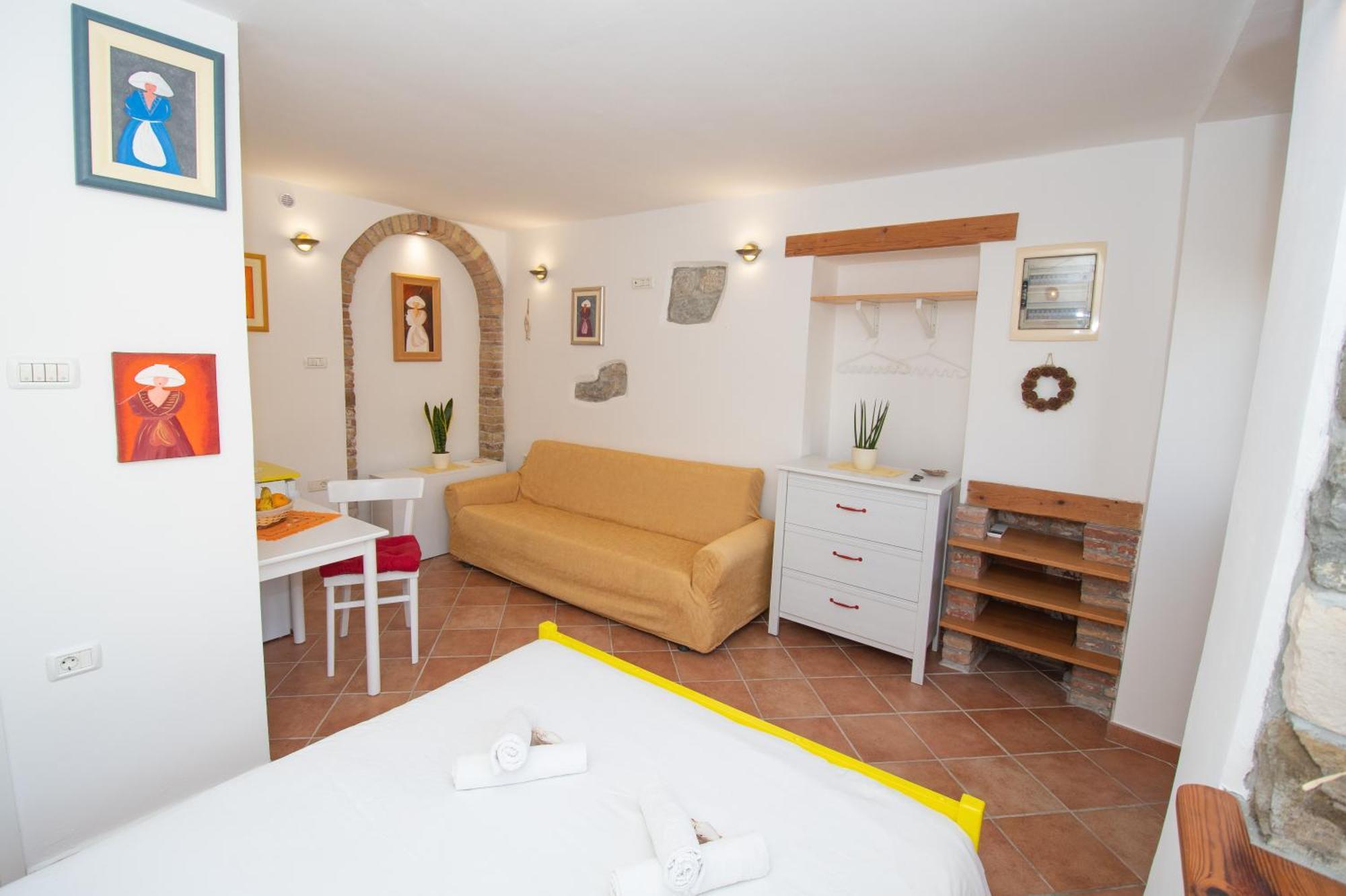 Studio May Piran Room photo
